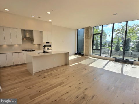 Condo For Rent - 3130 Potomac Avenue #TH3<br/> ARLINGTON, VA 22202