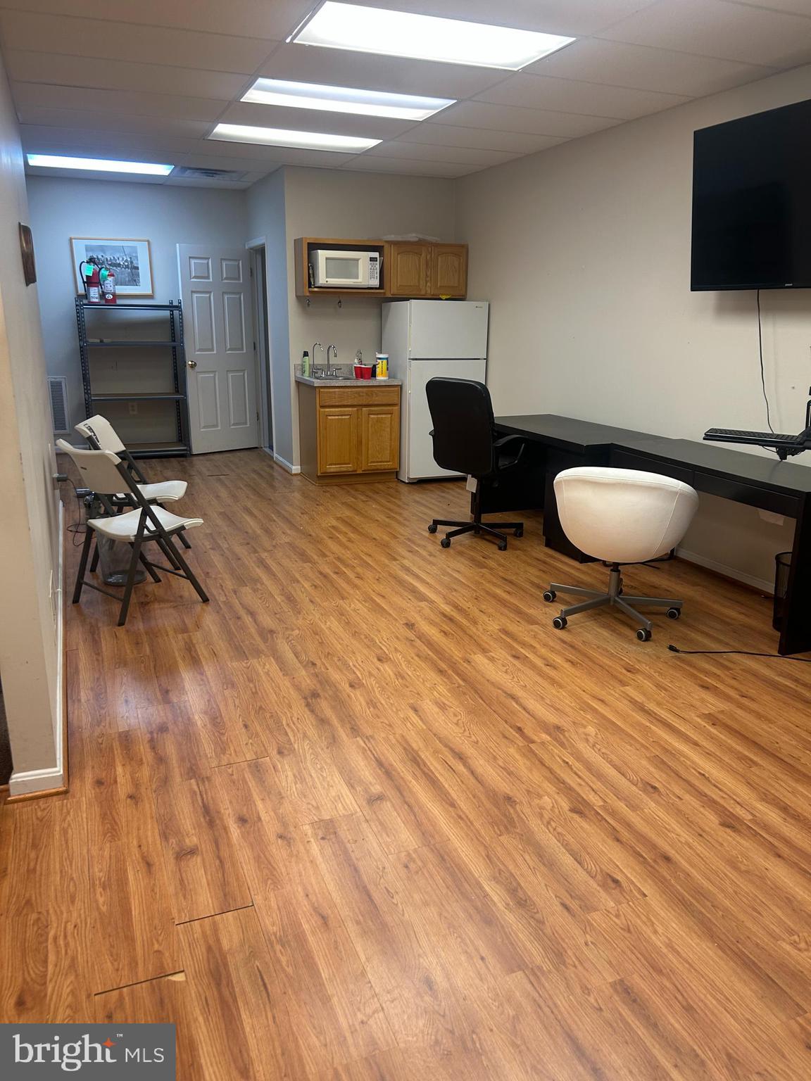 9102 INDUSTRY DRIVE N