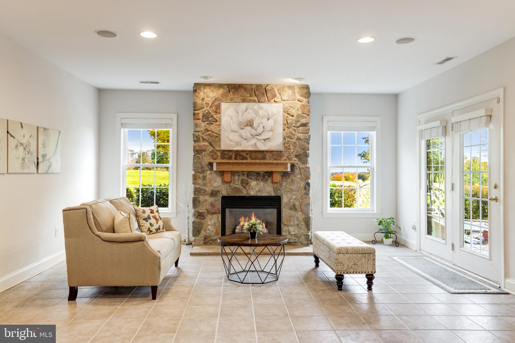 LANSDOWNE ON THE POTOMAC - Residential