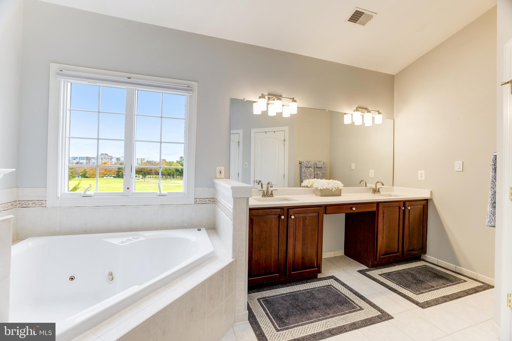 LANSDOWNE ON THE POTOMAC - Residential