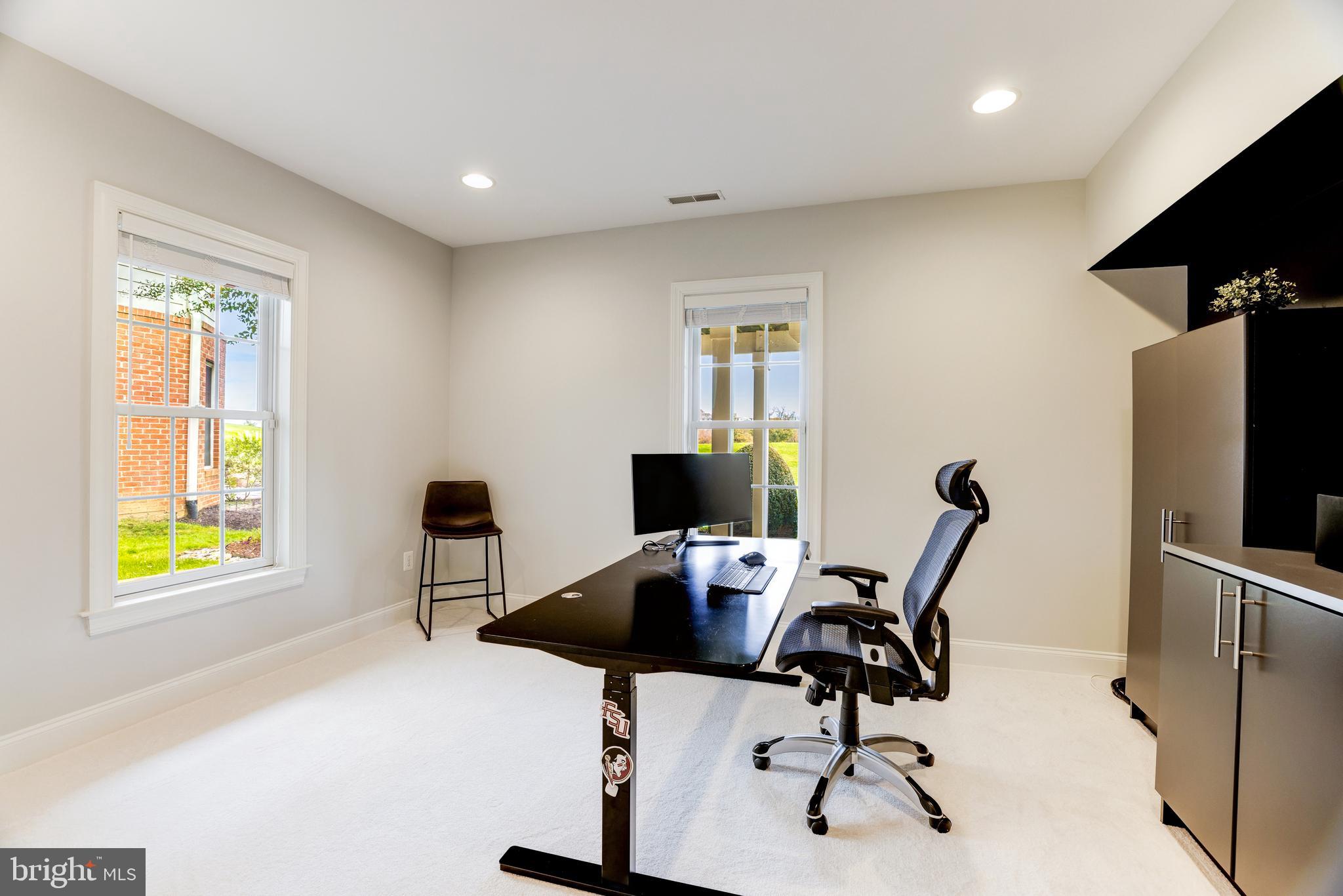 LANSDOWNE ON THE POTOMAC - Residential