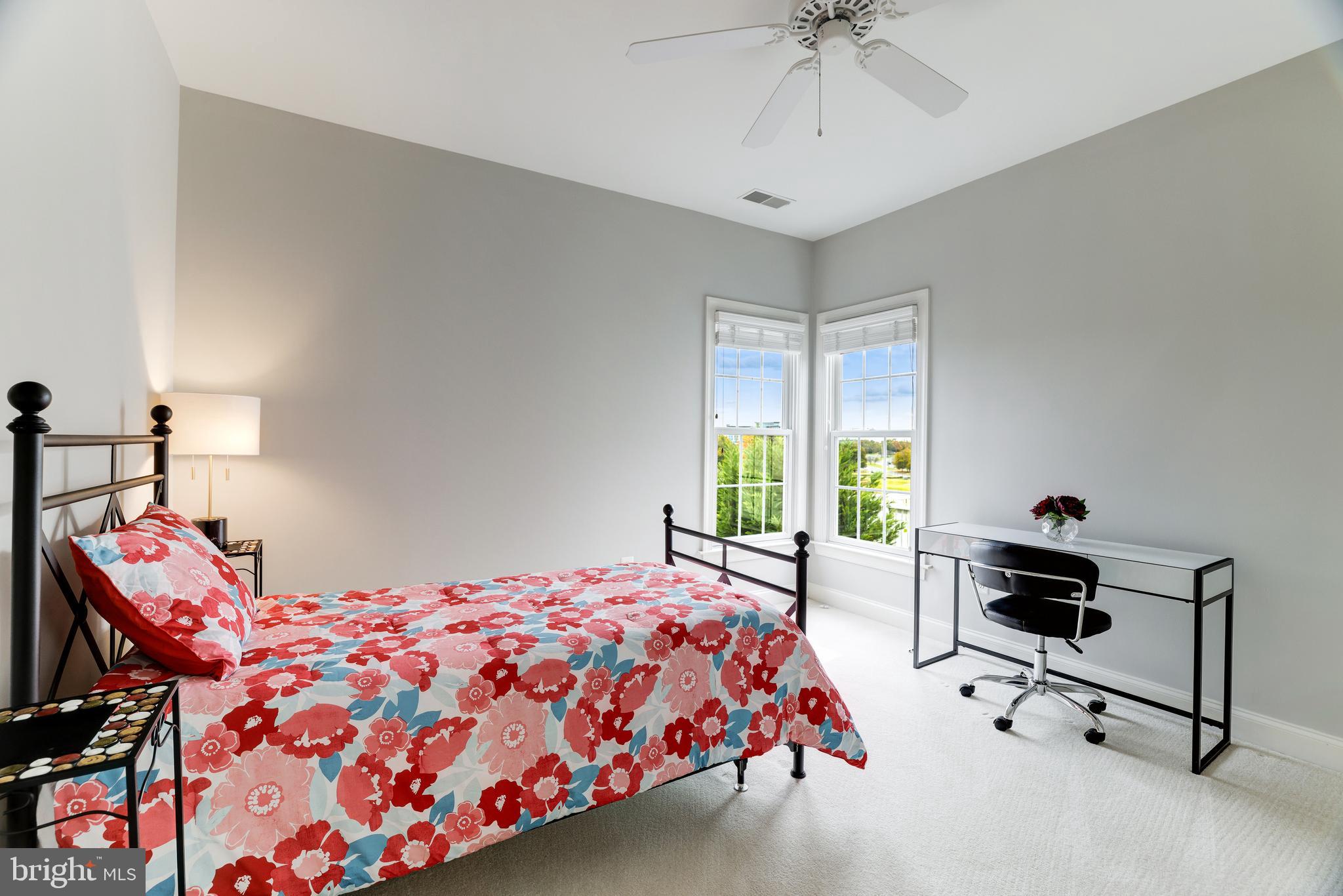 LANSDOWNE ON THE POTOMAC - Residential