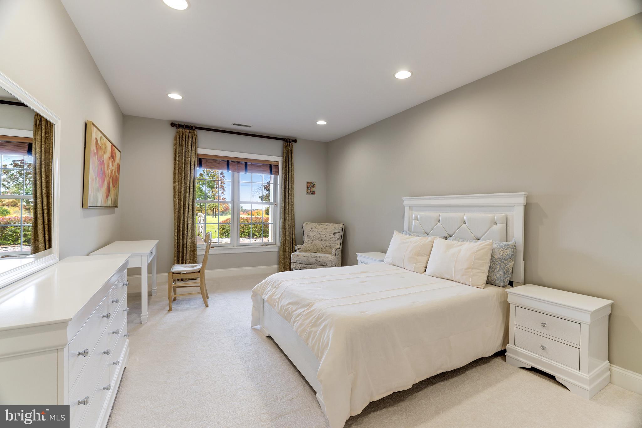 LANSDOWNE ON THE POTOMAC - Residential