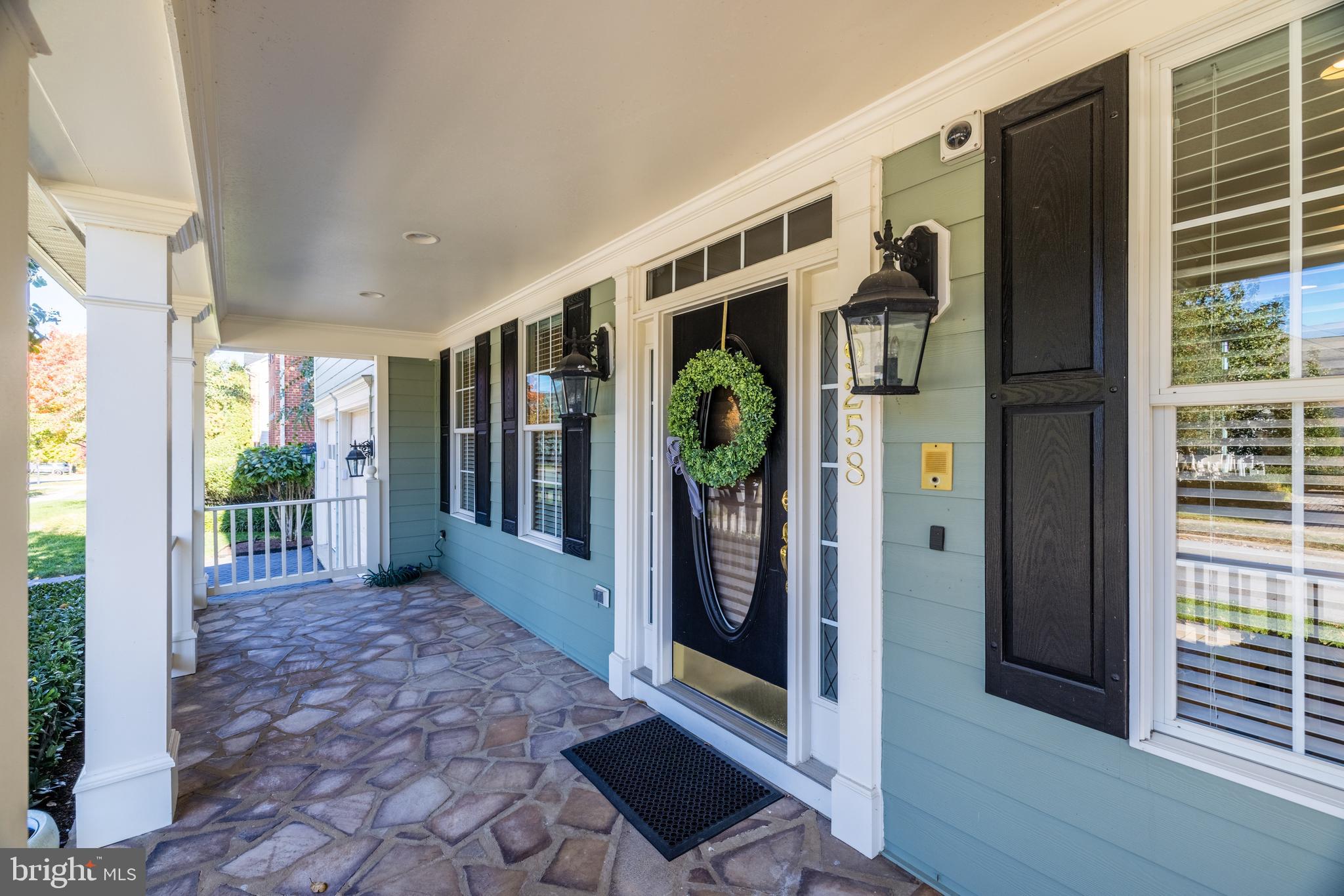 LANSDOWNE ON THE POTOMAC - Residential