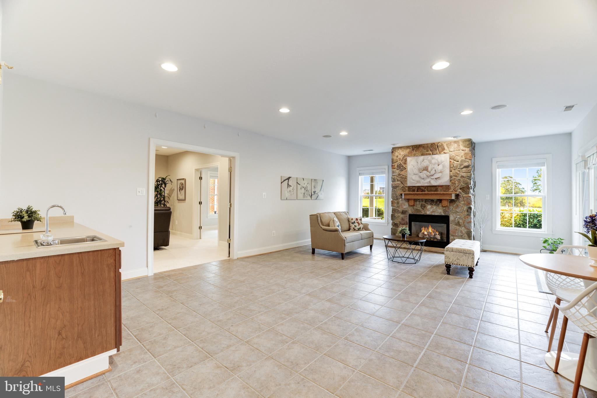 LANSDOWNE ON THE POTOMAC - Residential