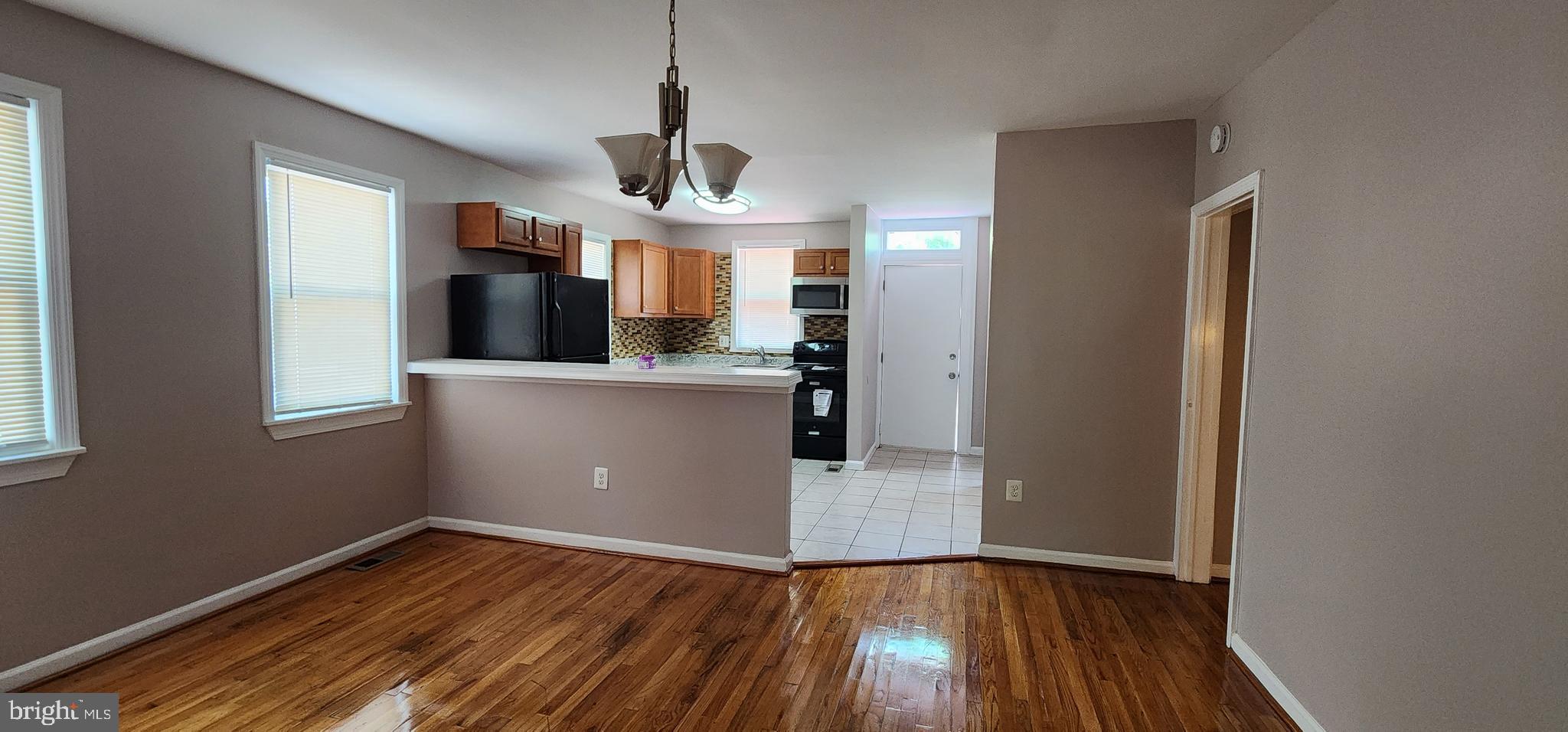 LAURAVILLE HISTORIC DISTRICT - Residential