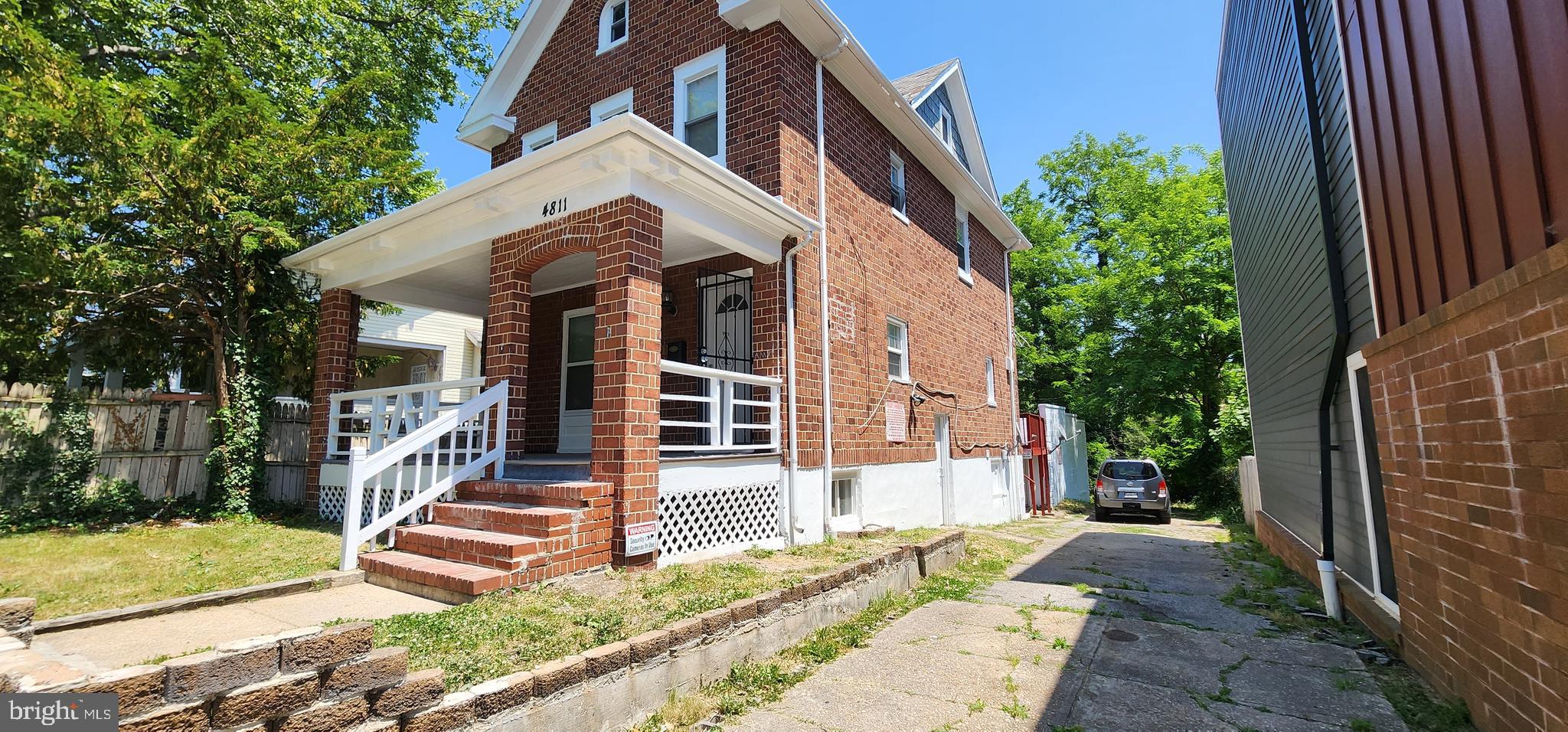 LAURAVILLE HISTORIC DISTRICT - Residential