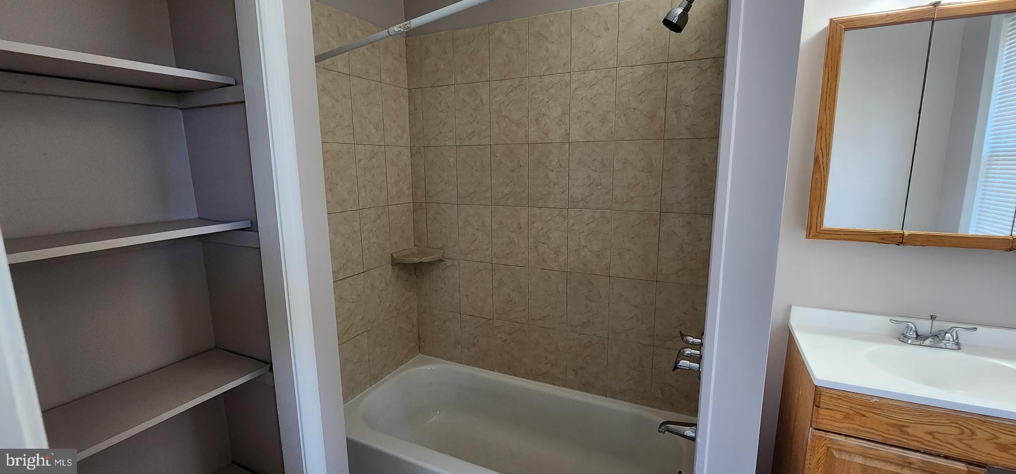 LAURAVILLE HISTORIC DISTRICT - Residential