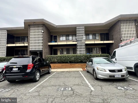3918 Stone Gate Drive Unit D, Suitland, MD MLS: MDPG2142160