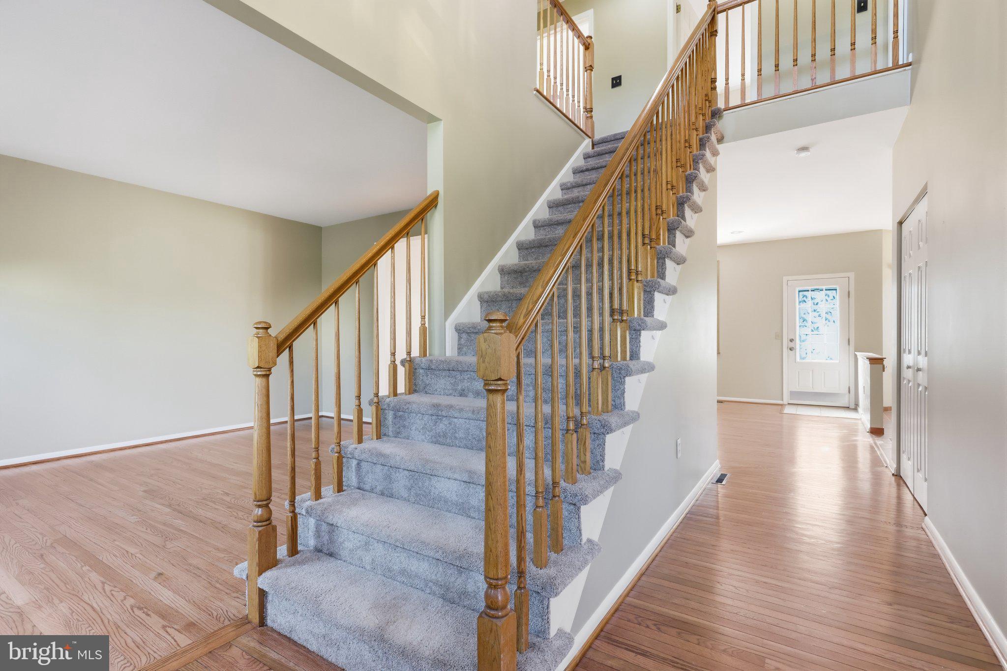 1062 KINGSCOTE DRIVE