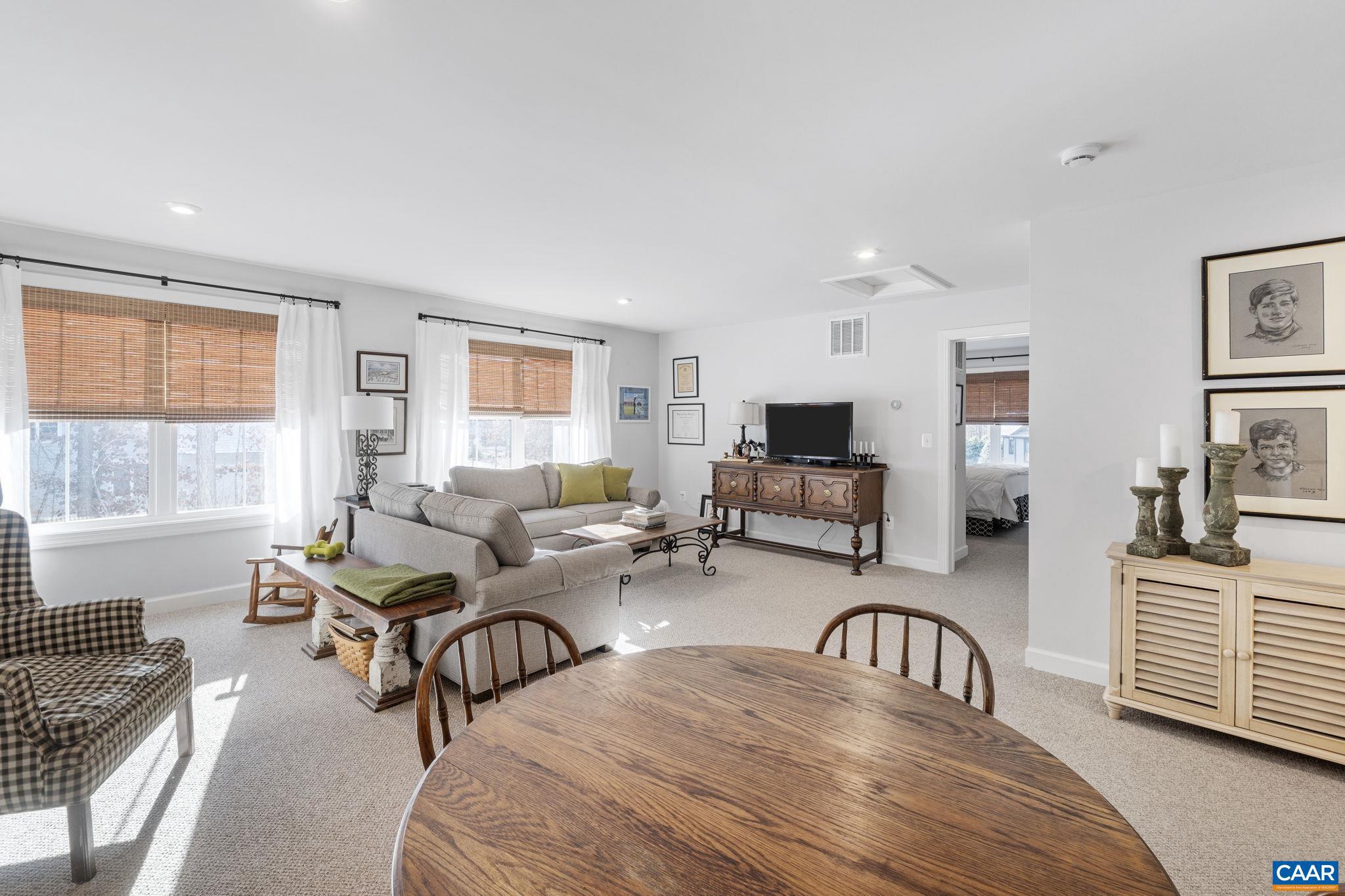 MEADOW BROOK - Residential