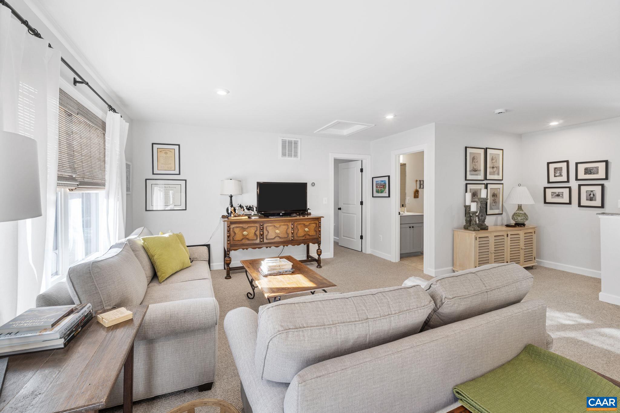 MEADOW BROOK - Residential