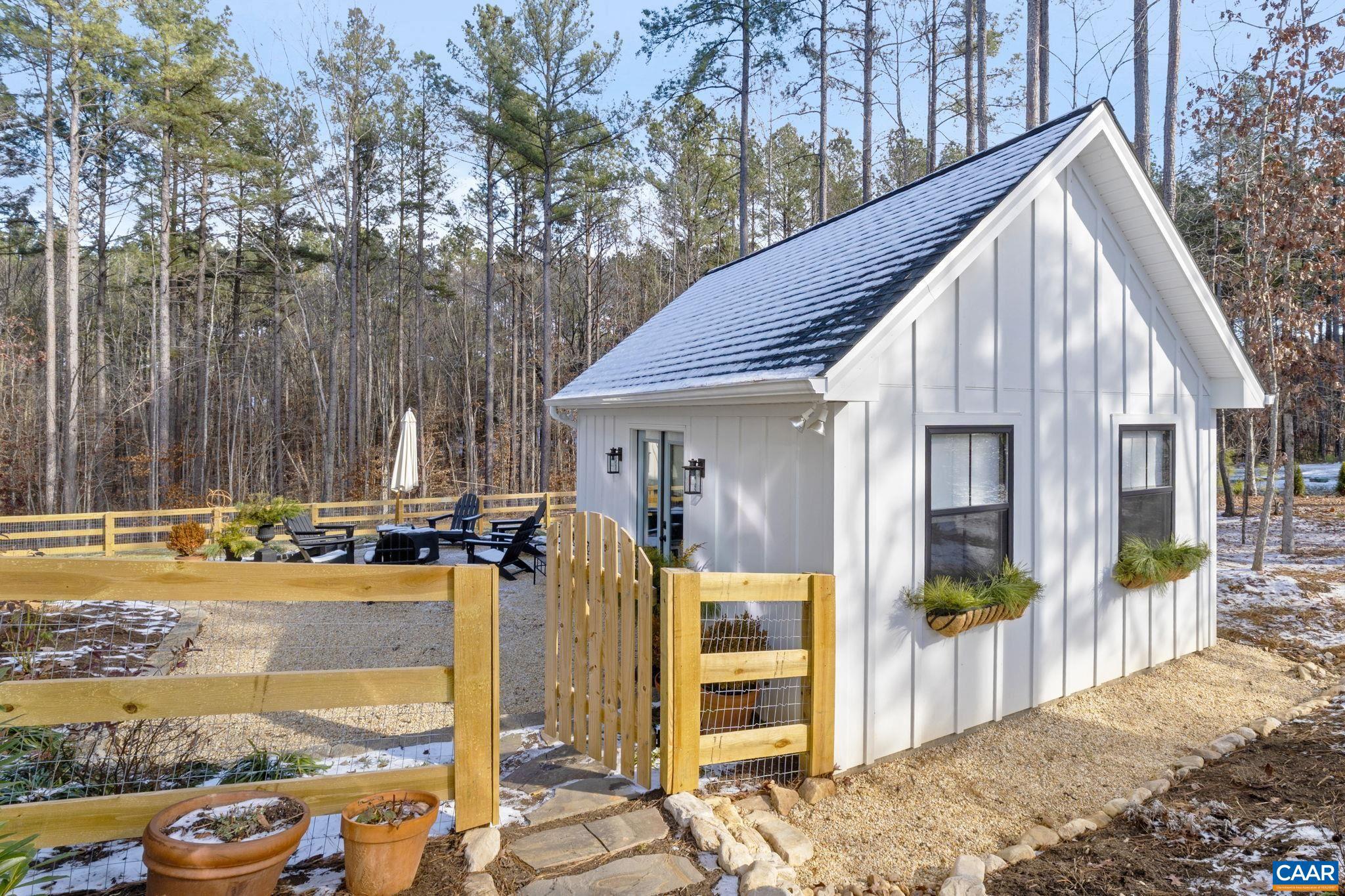 MEADOW BROOK - Residential