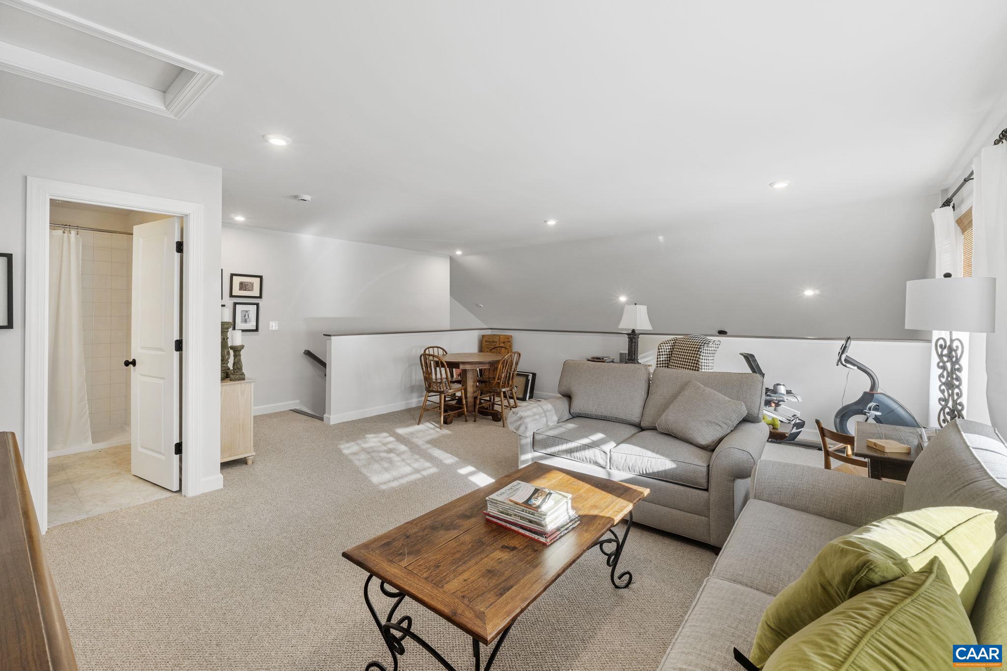 MEADOW BROOK - Residential