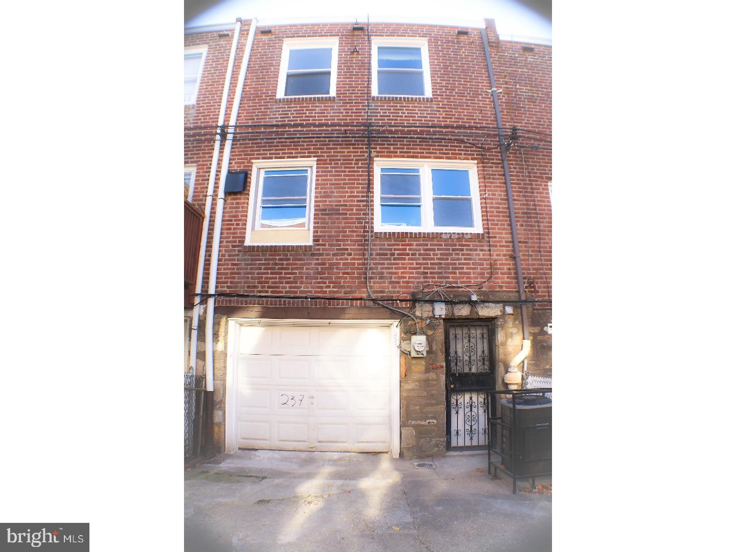 LAWNDALE - Residential