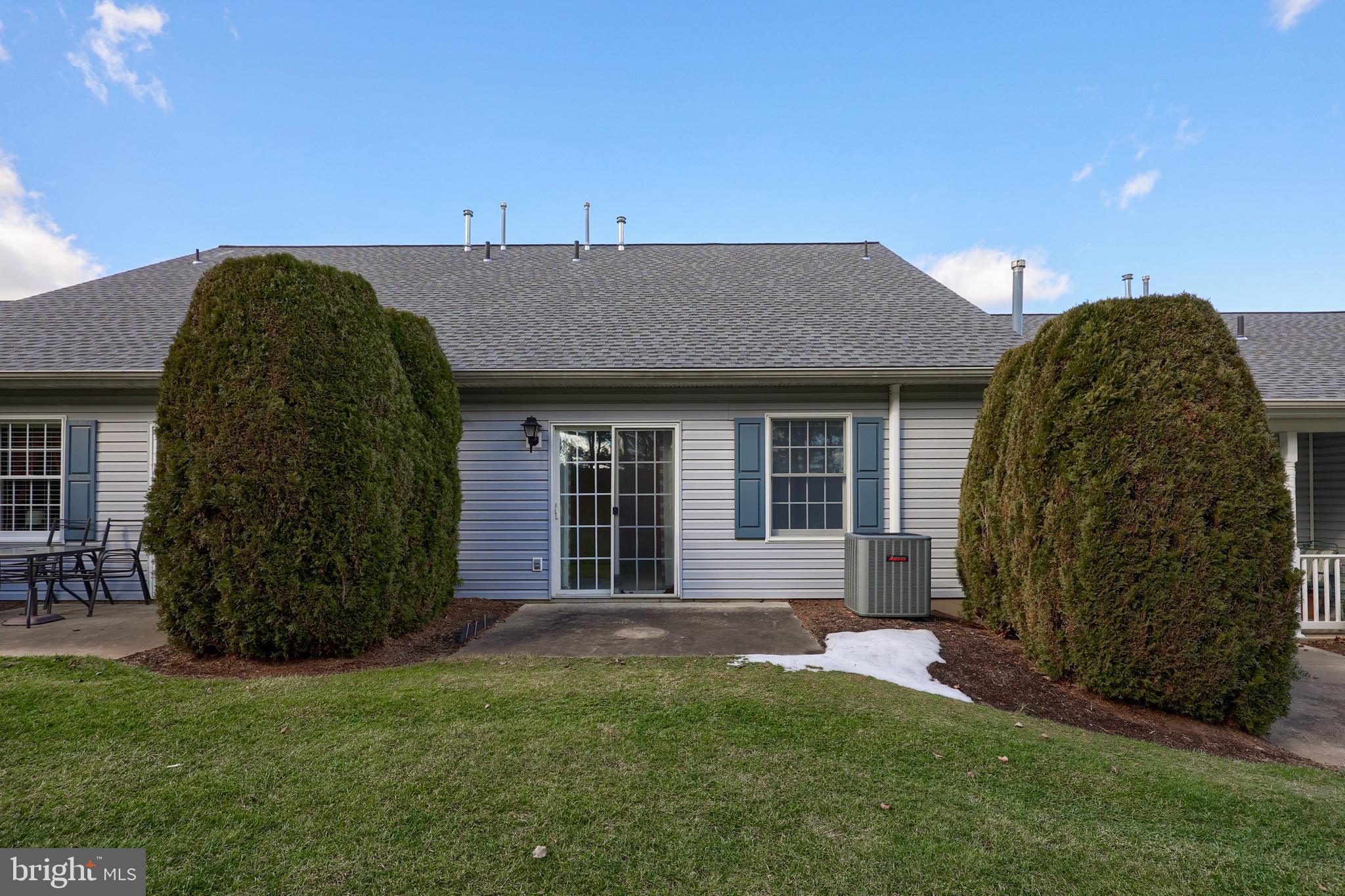 LONGSTOWN VILLAGE - Residential