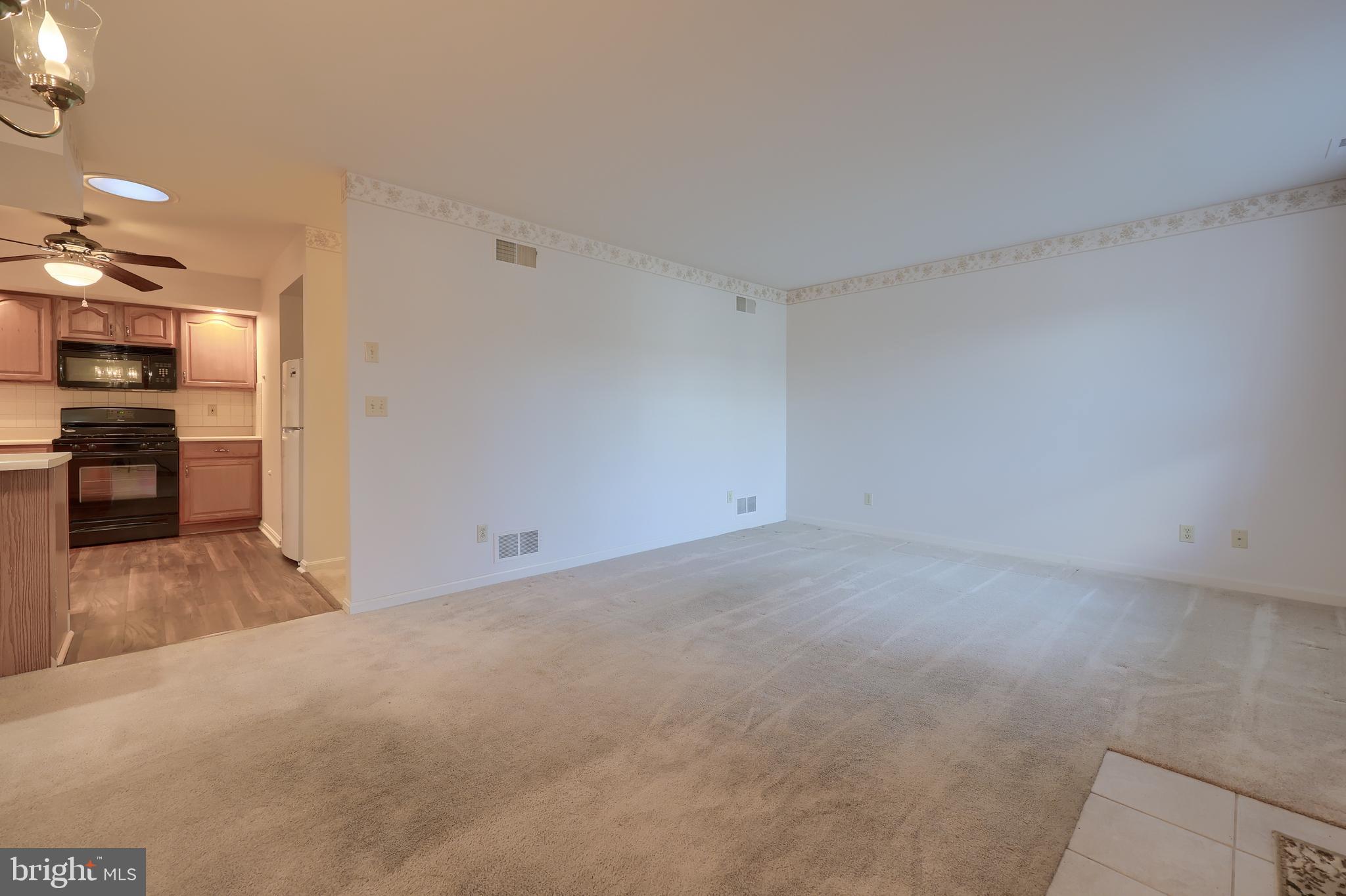 LONGSTOWN VILLAGE - Residential