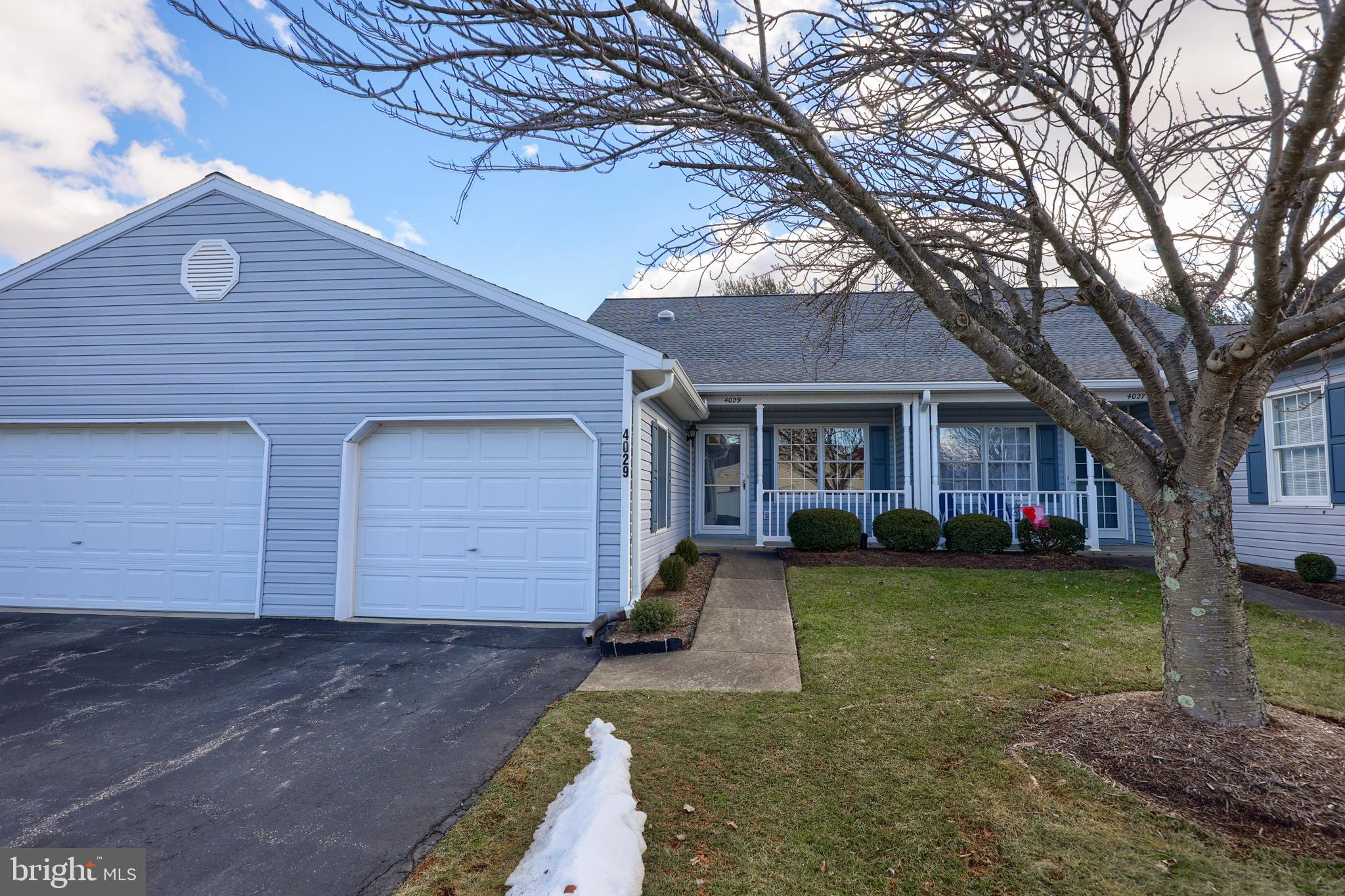 LONGSTOWN VILLAGE - Residential