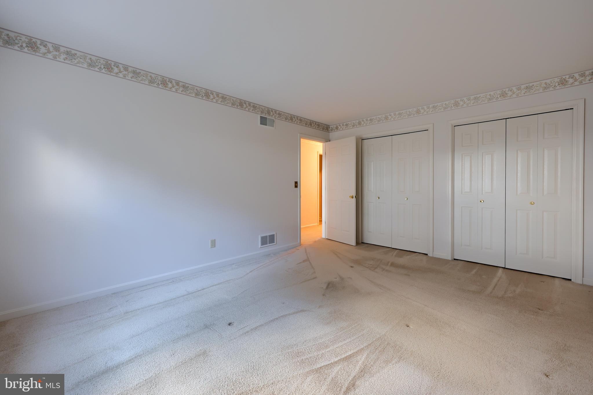 LONGSTOWN VILLAGE - Residential