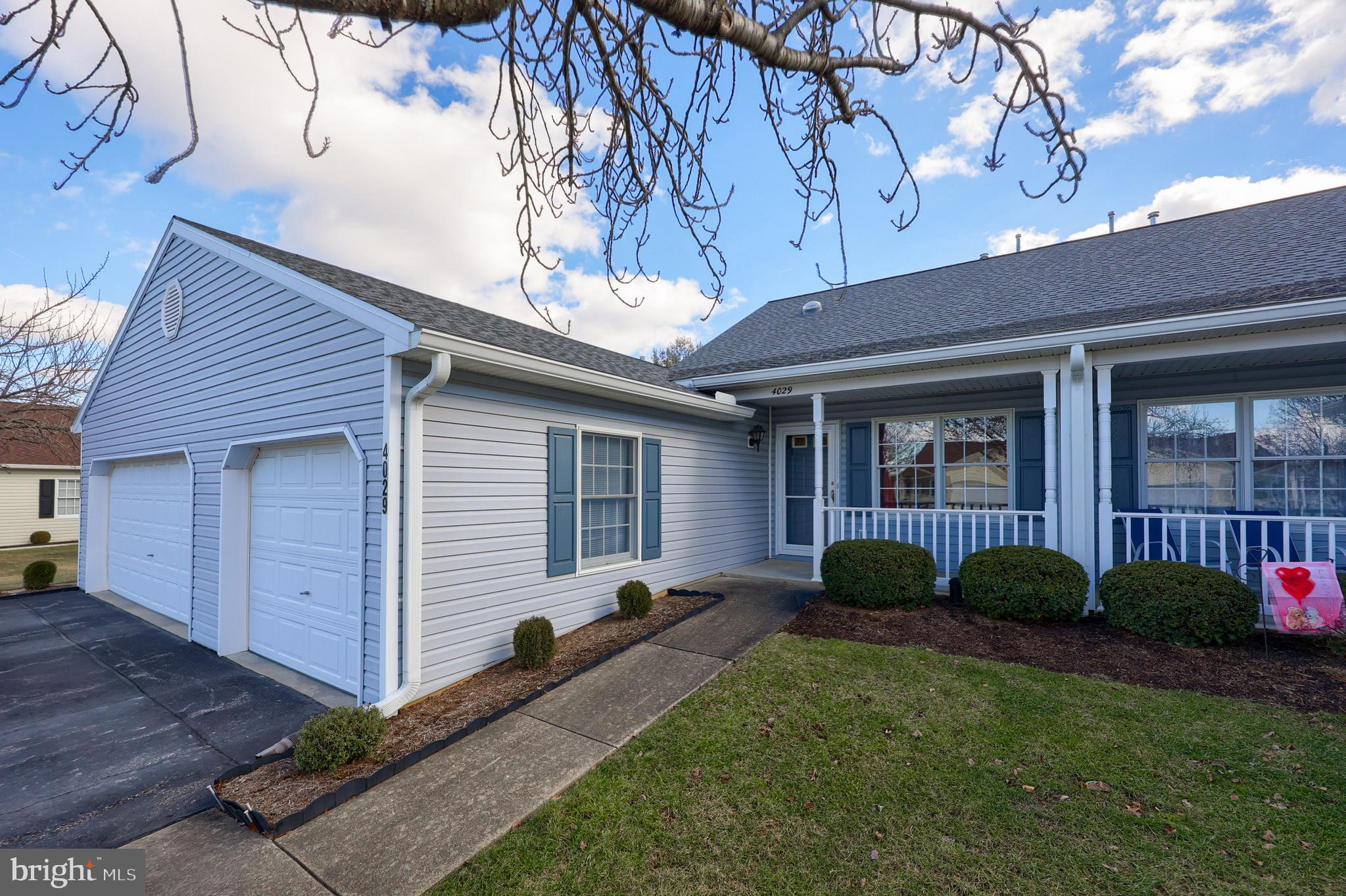 LONGSTOWN VILLAGE - Residential