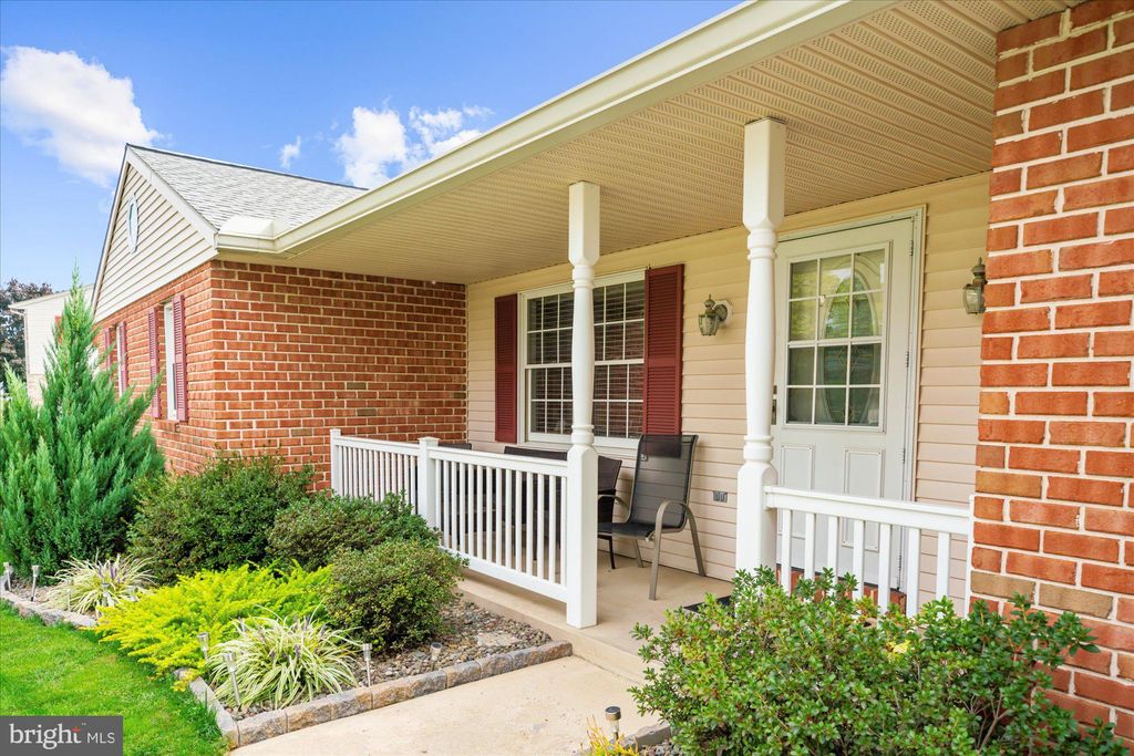 Photo of 111 Oatfield Drive, DENVER, PA 17517 (MLS # PALA2076946)