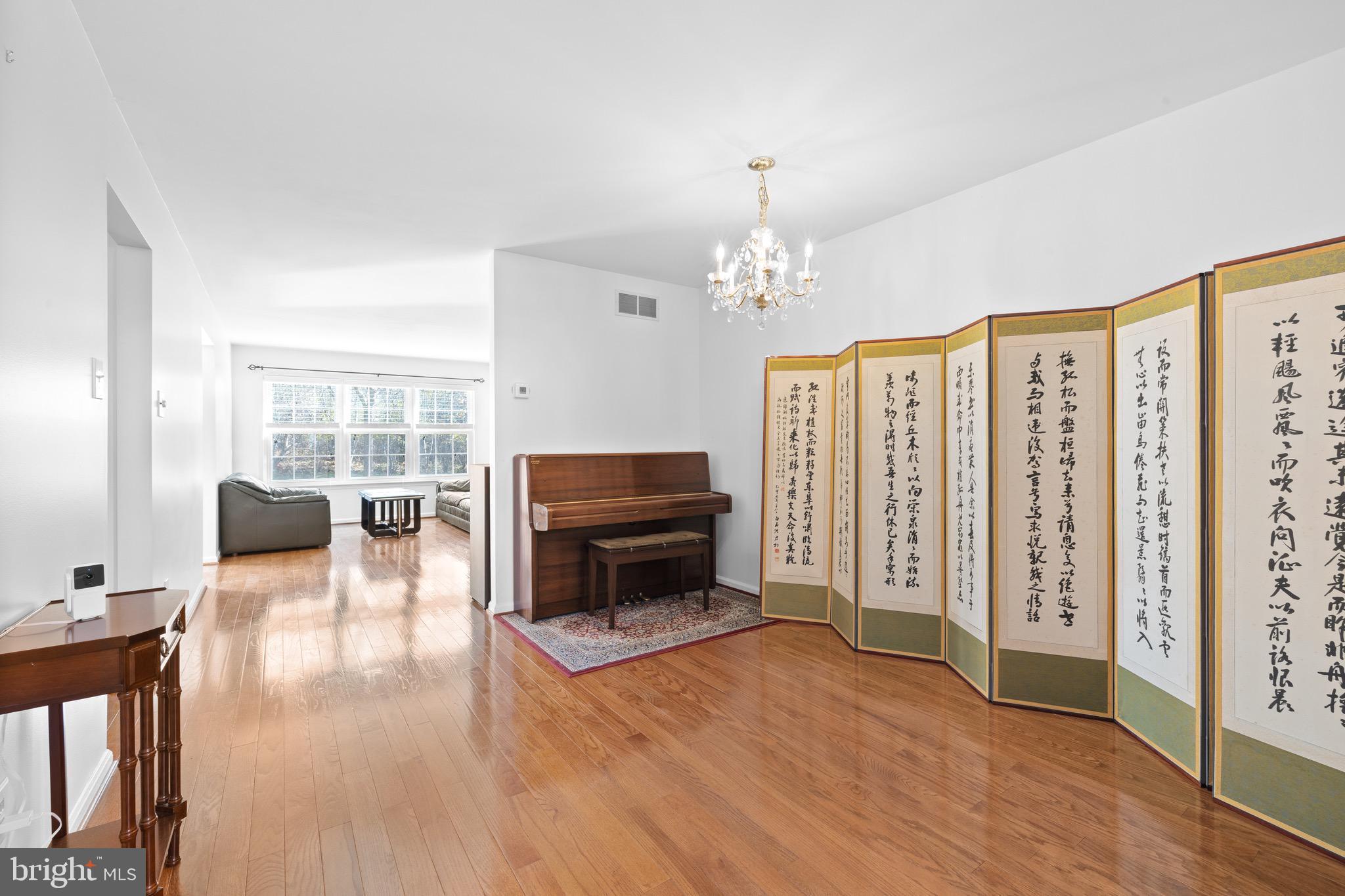 CHARLESTOWNE - Residential