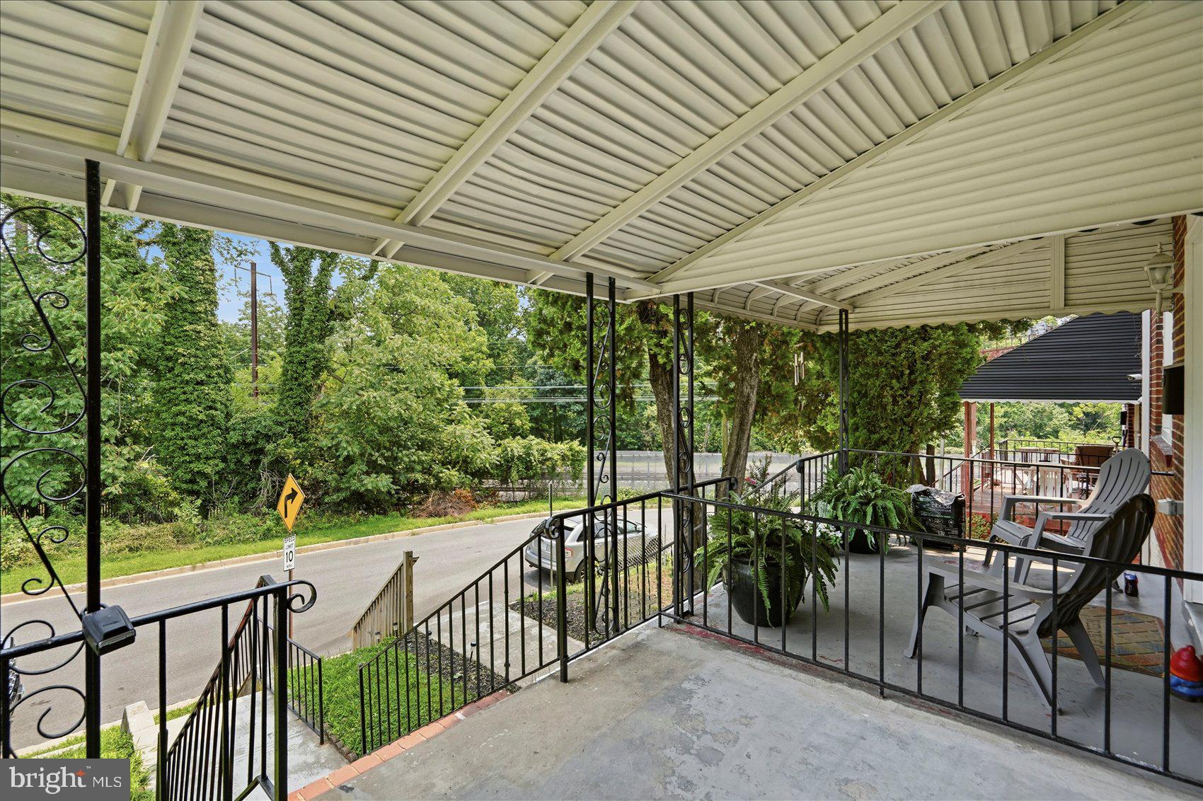 16 S MOUNT OLIVET LANE
