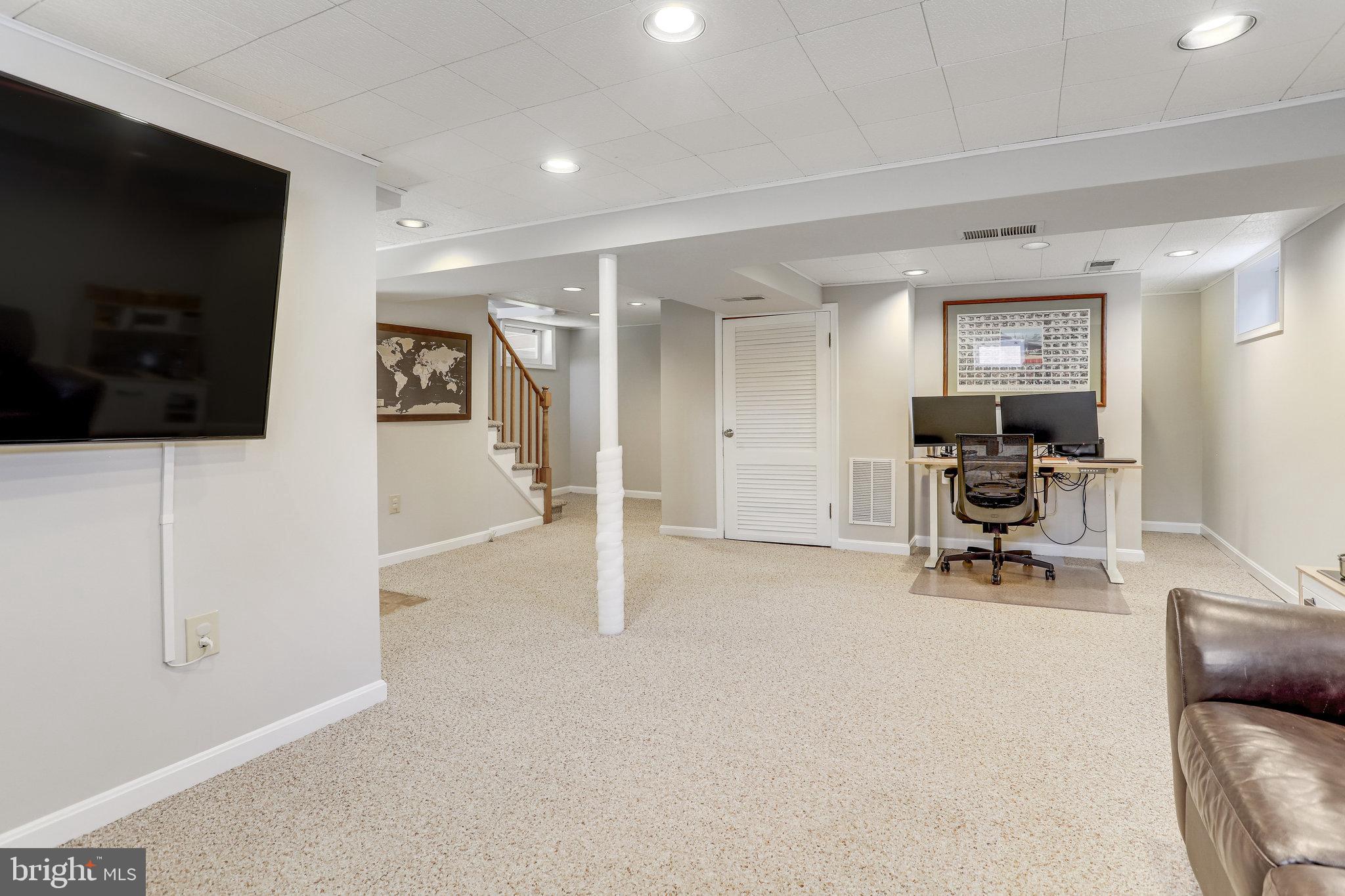 BROYHILL CREST - Residential