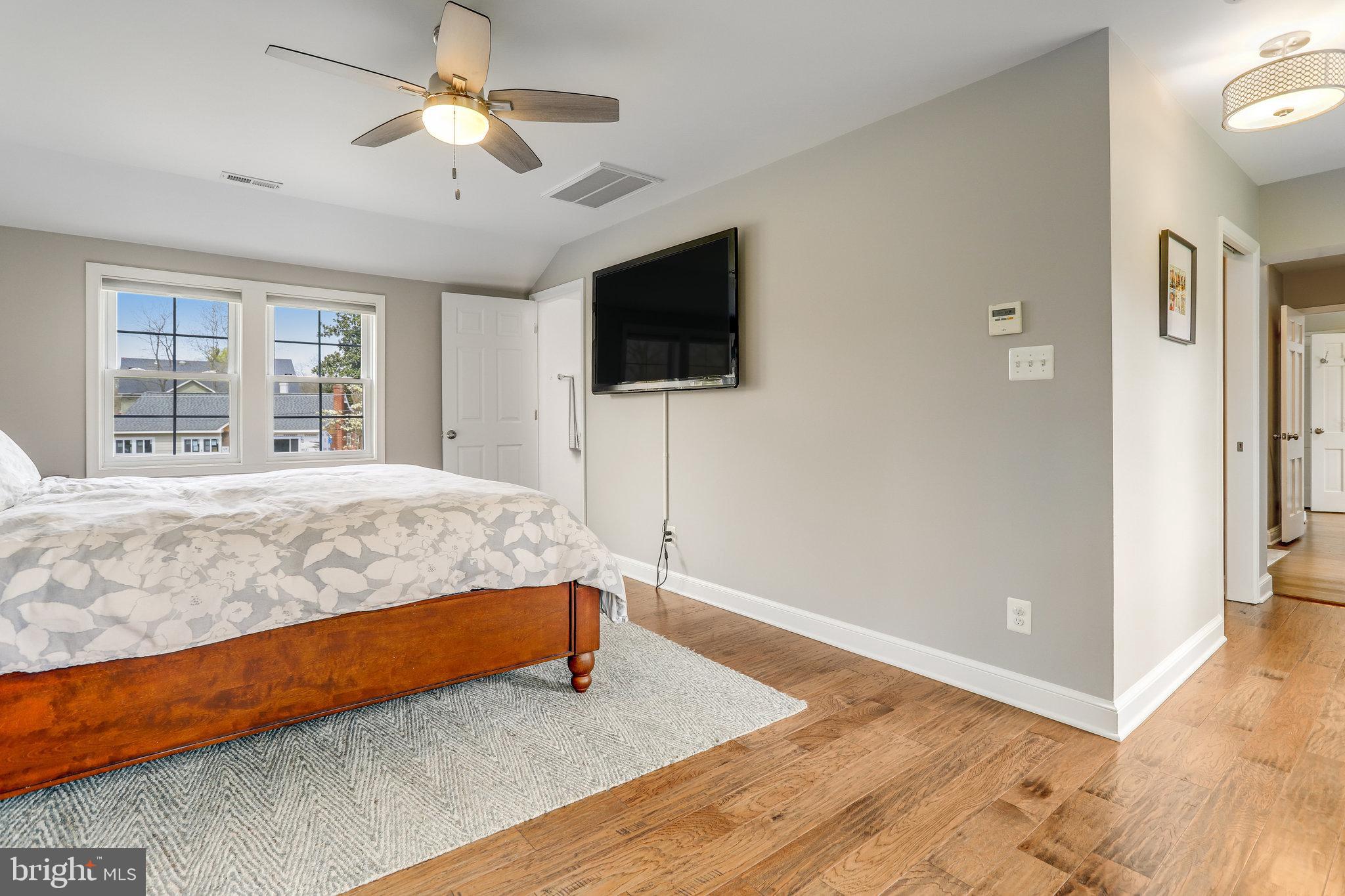 BROYHILL CREST - Residential