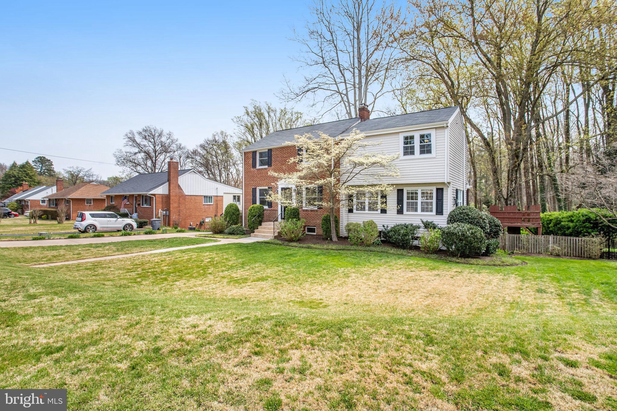 BROYHILL CREST - Residential