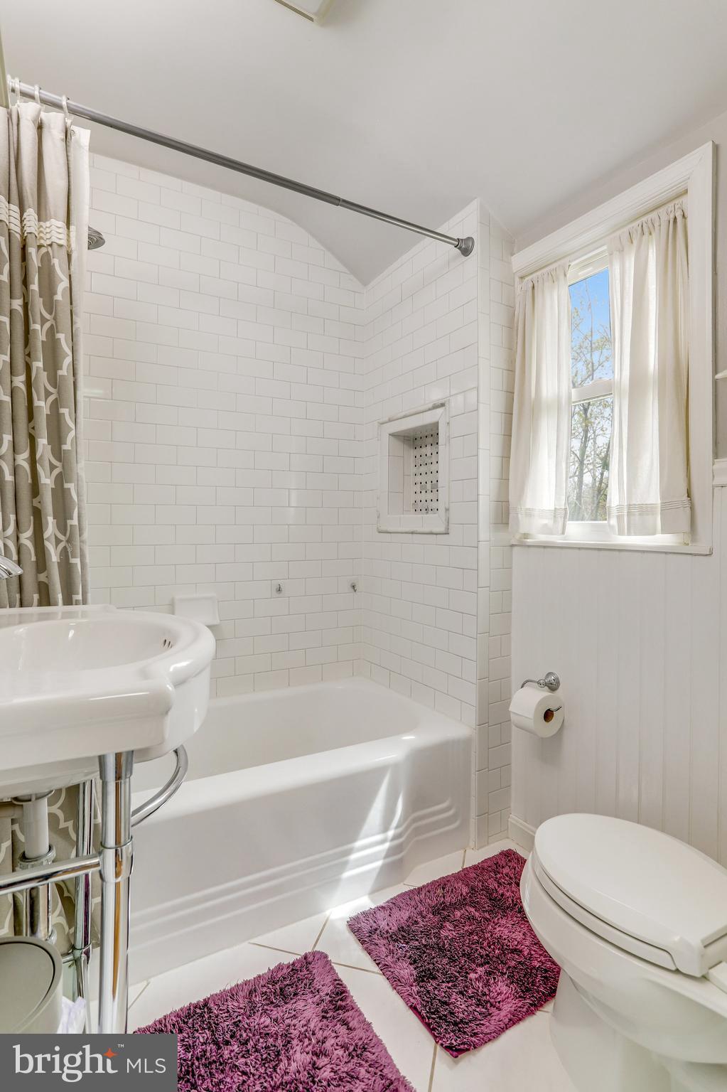 BROYHILL CREST - Residential