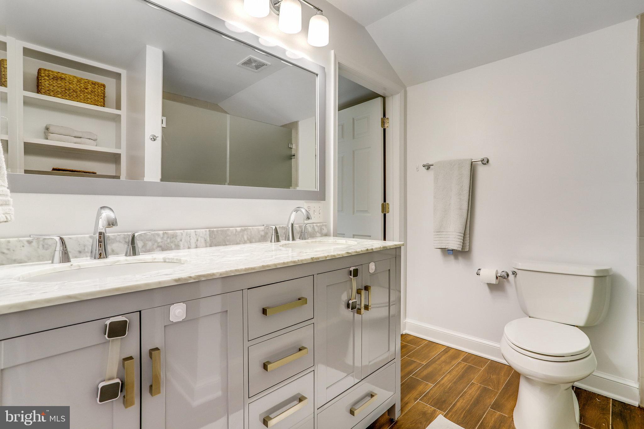 BROYHILL CREST - Residential