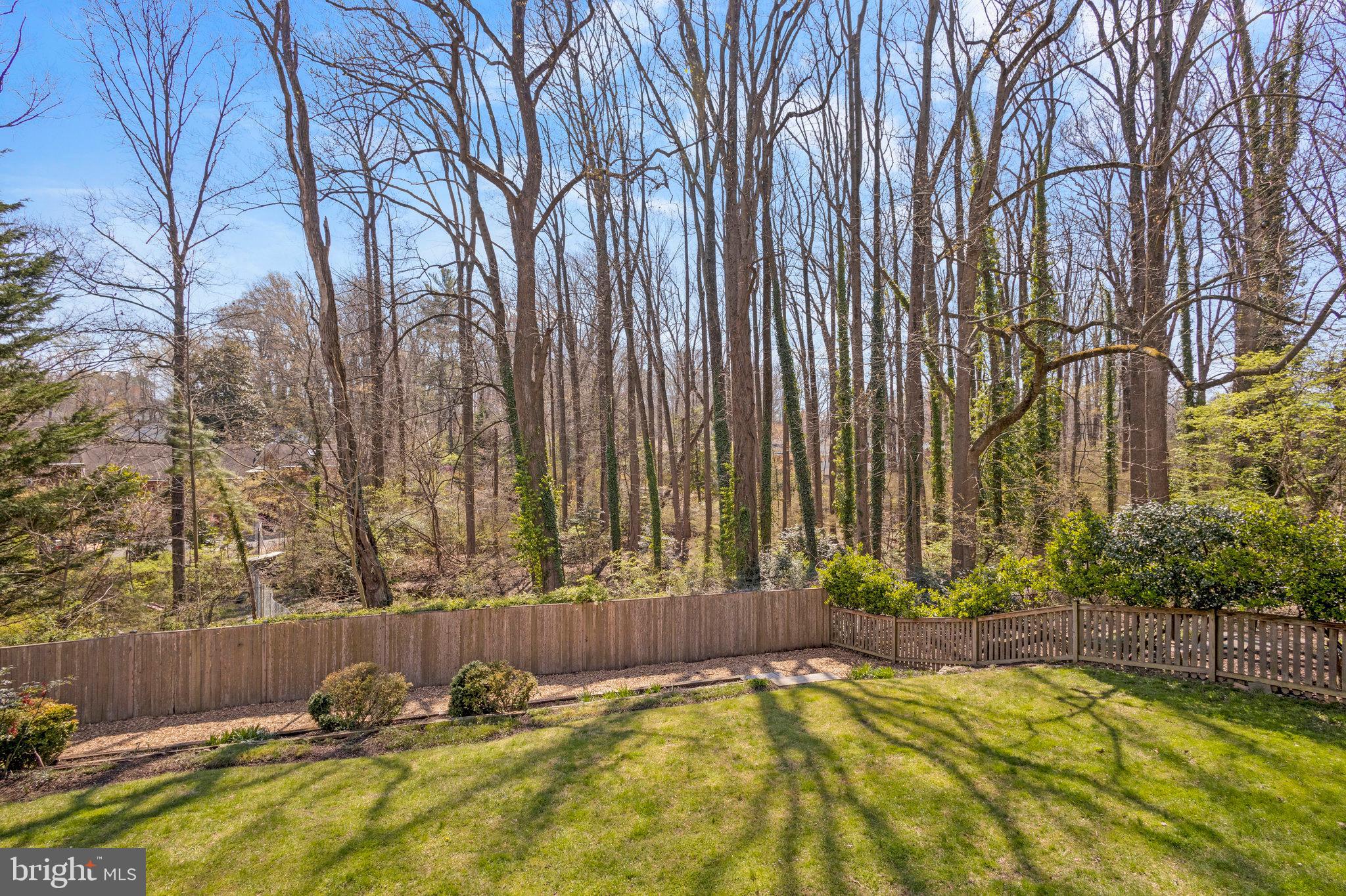 BROYHILL CREST - Residential