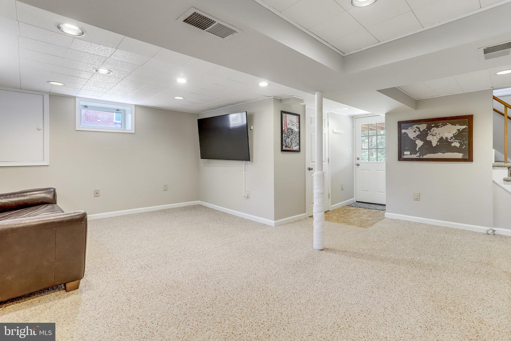 BROYHILL CREST - Residential