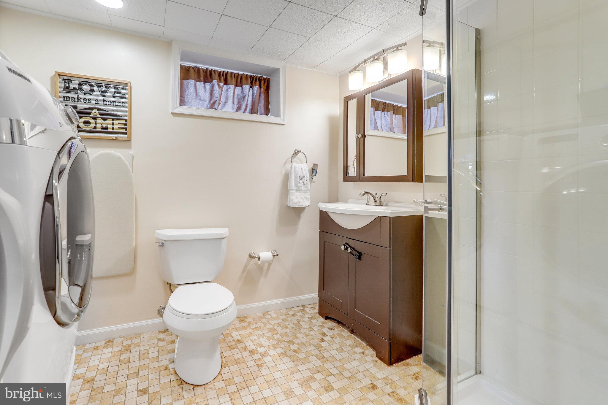 BROYHILL CREST - Residential