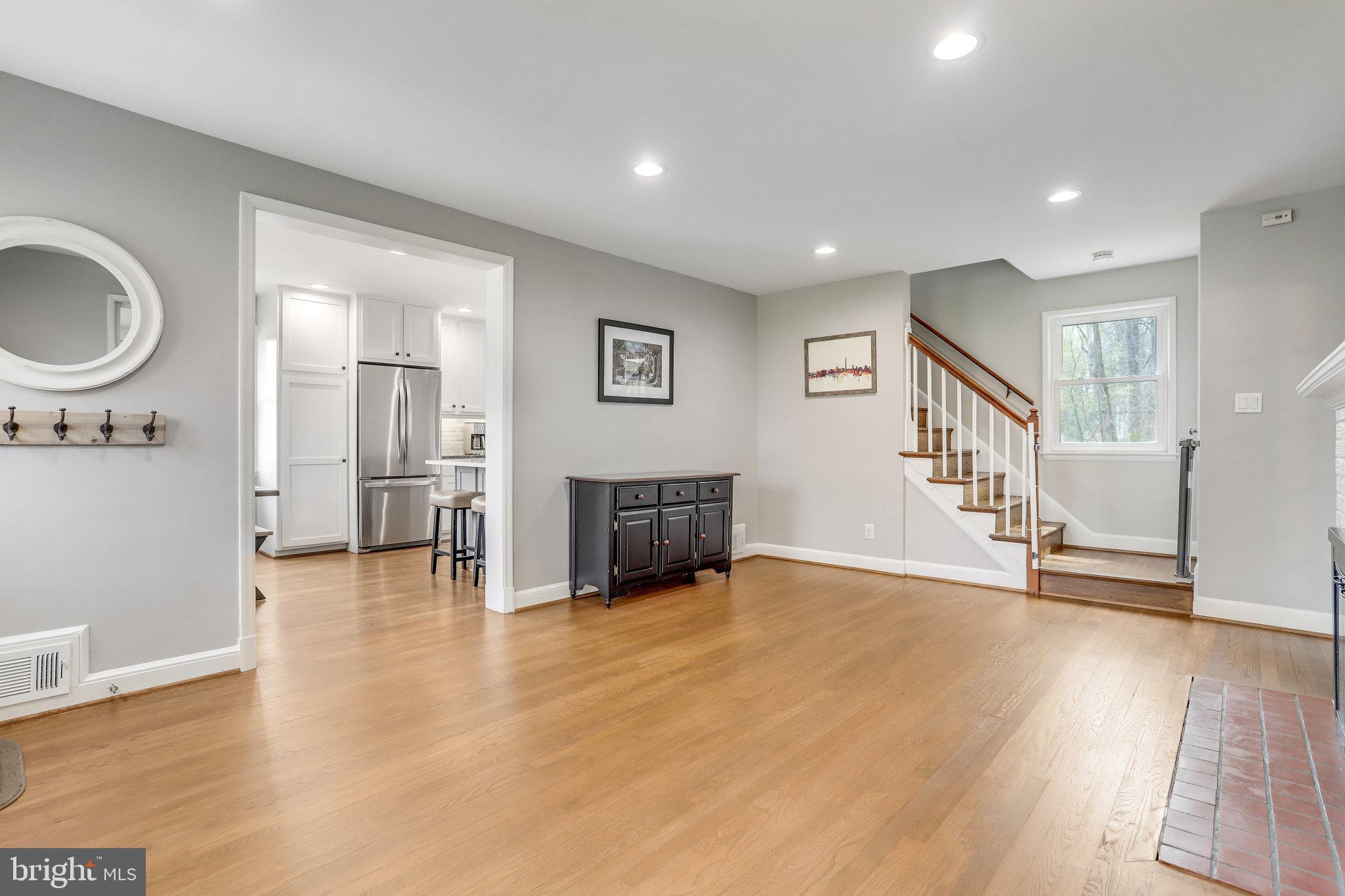 BROYHILL CREST - Residential