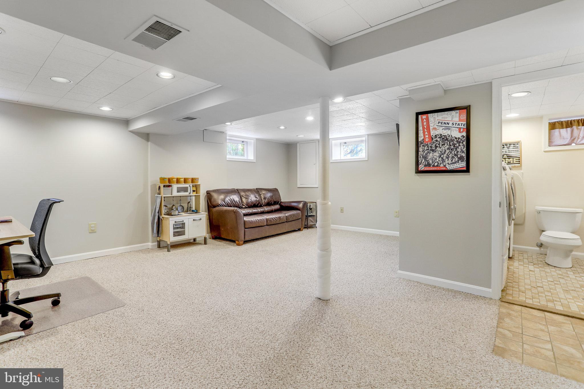 BROYHILL CREST - Residential