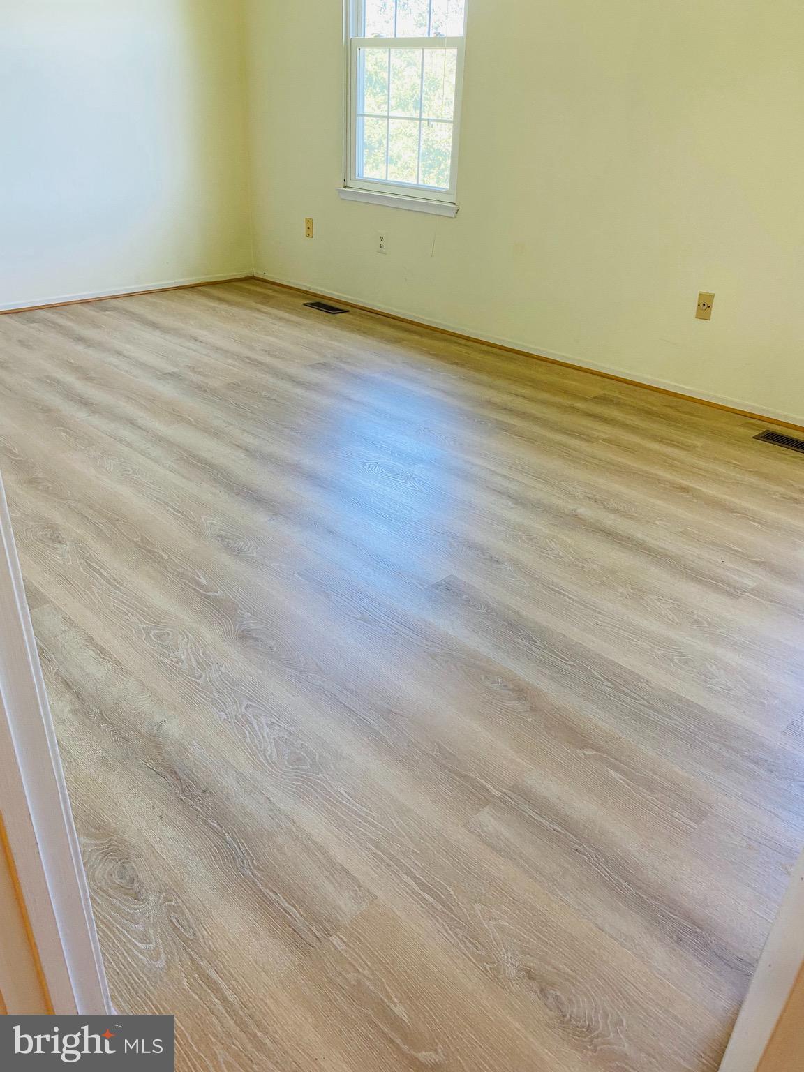 DERWOOD STATION - Residential Lease