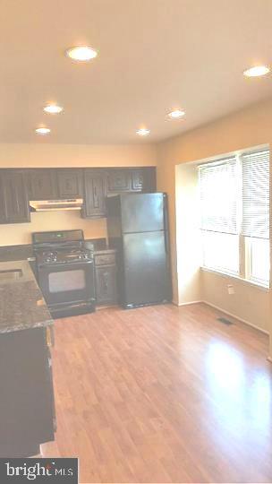 DERWOOD STATION - Residential Lease