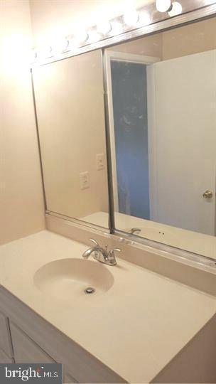 DERWOOD STATION - Residential Lease