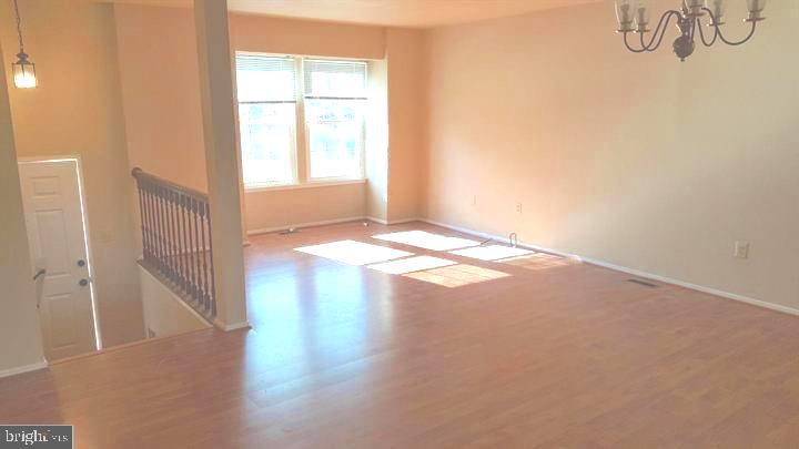 DERWOOD STATION - Residential Lease