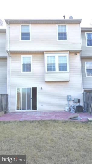 DERWOOD STATION - Residential Lease