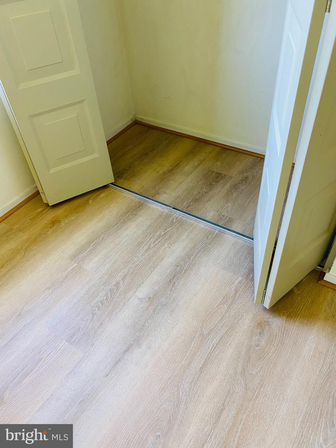 DERWOOD STATION - Residential Lease