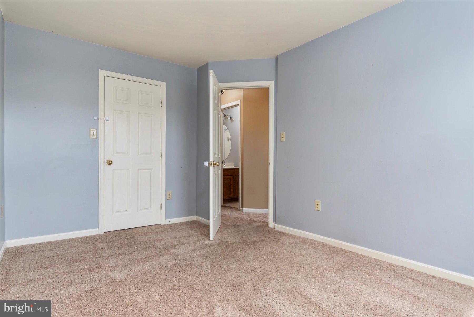 SEVEN OAKS - Residential