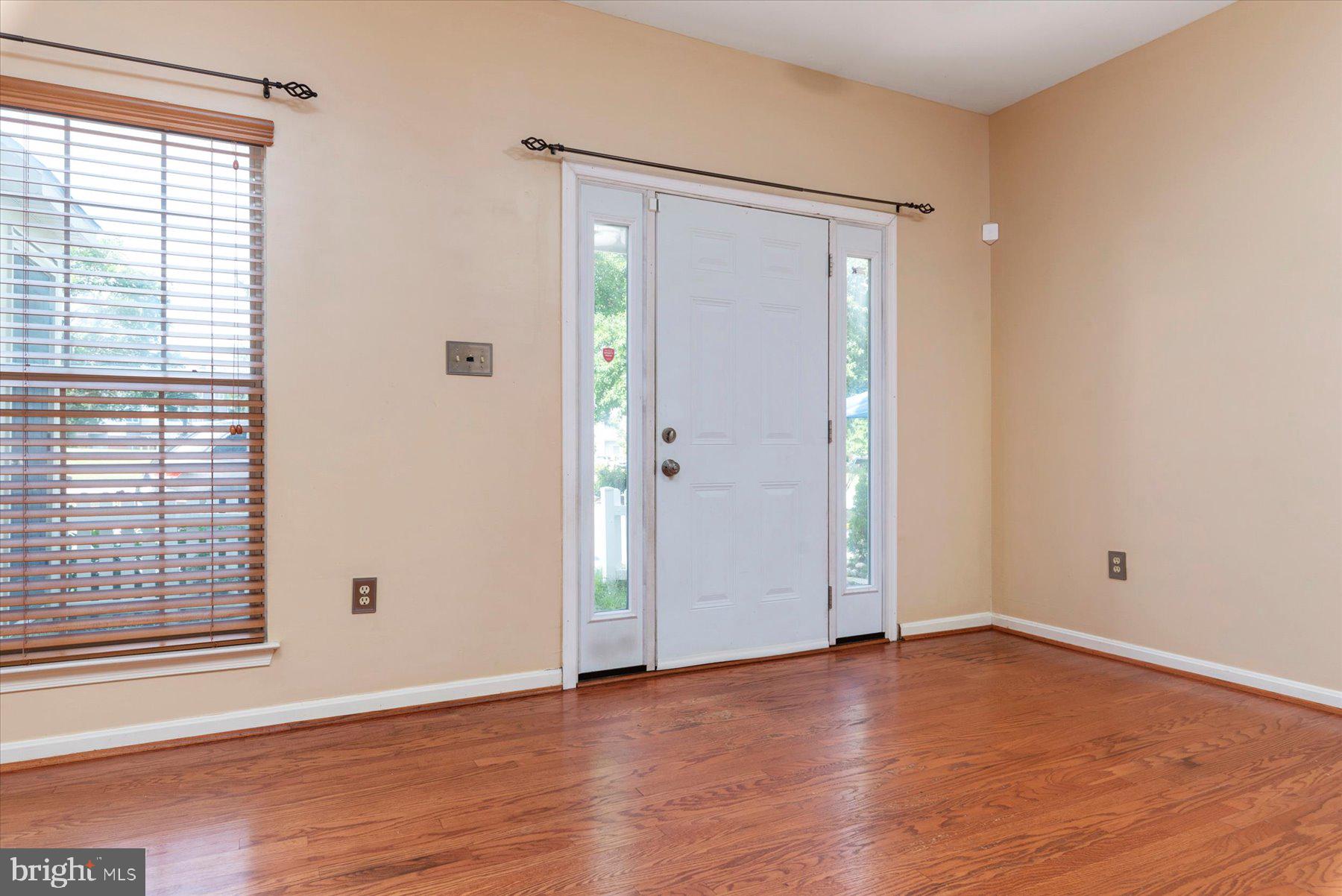 SEVEN OAKS - Residential