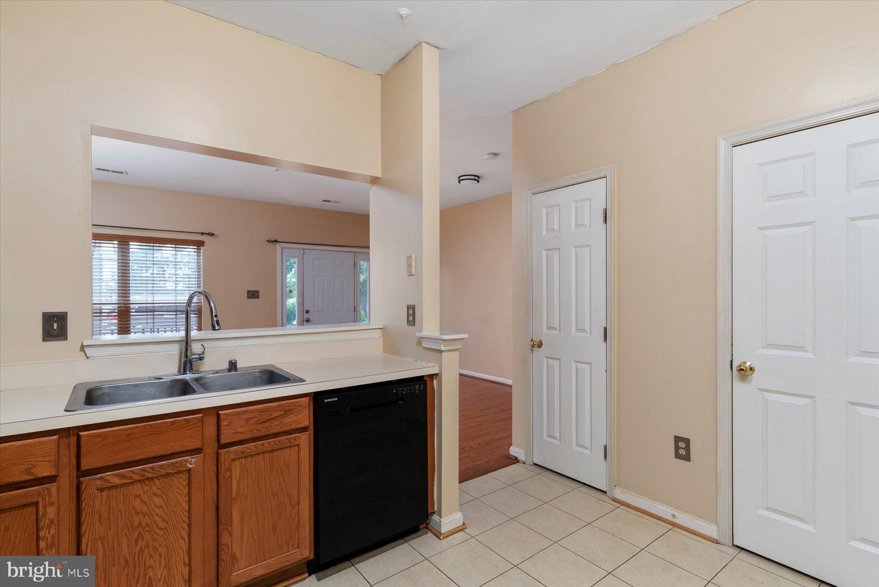 SEVEN OAKS - Residential