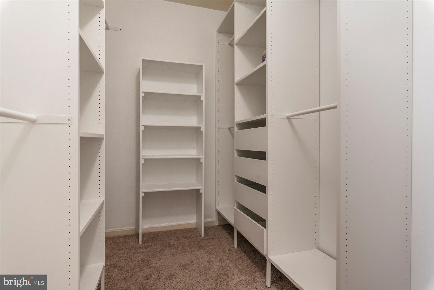 SEVEN OAKS - Residential