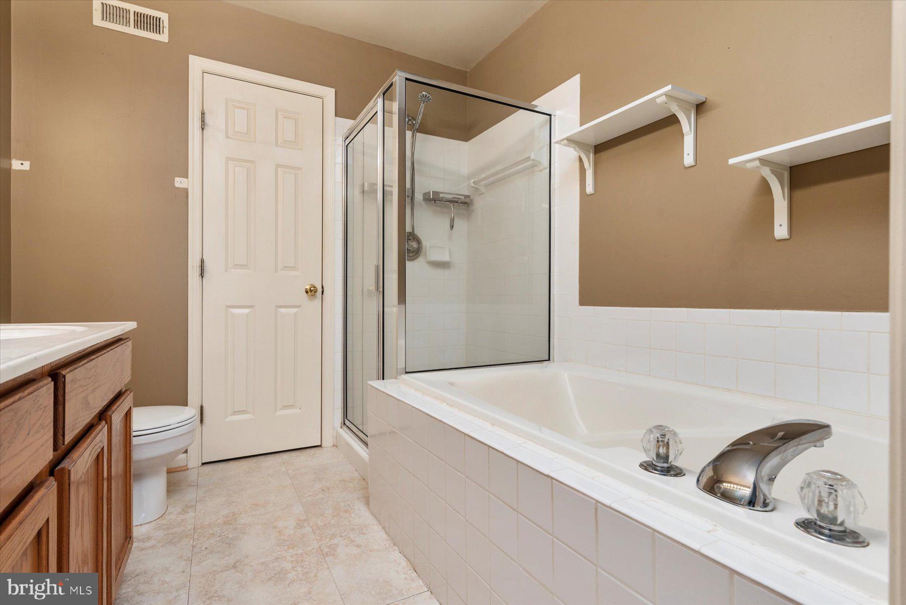 SEVEN OAKS - Residential