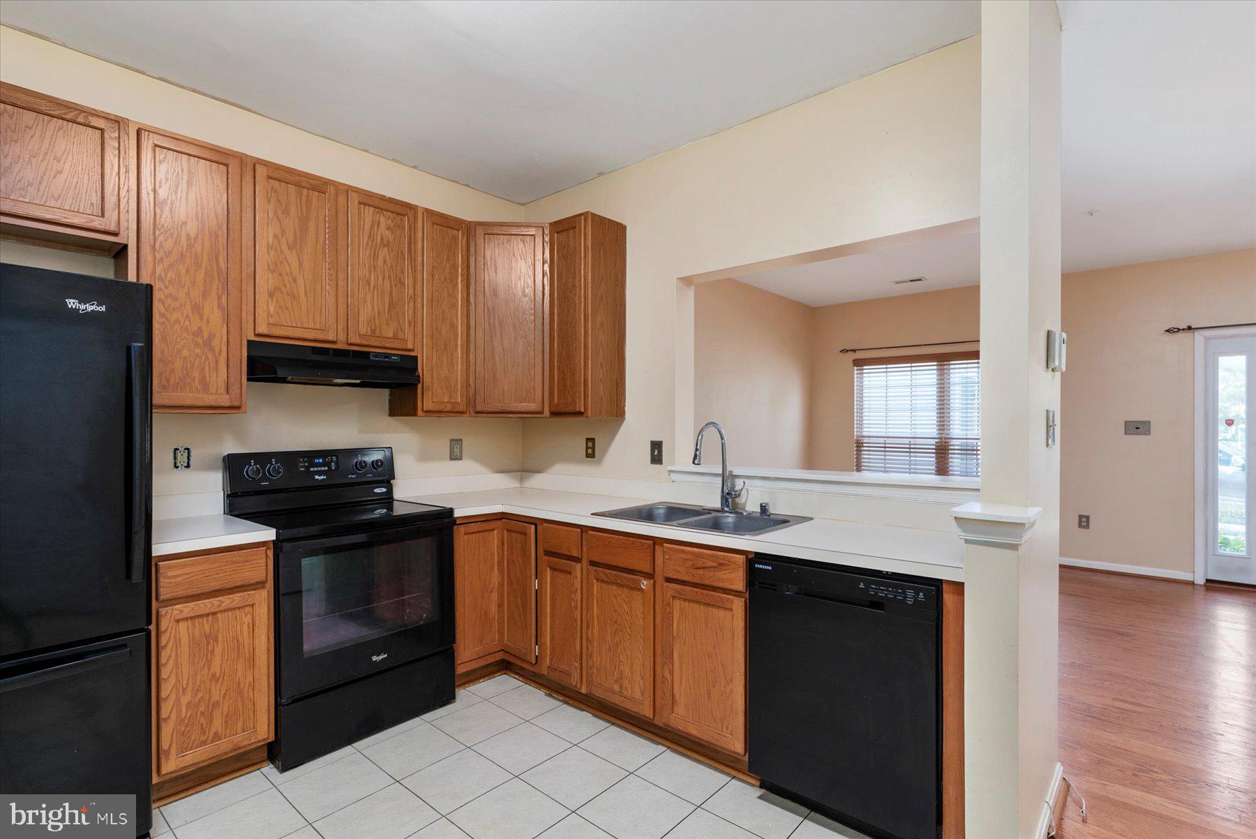 SEVEN OAKS - Residential