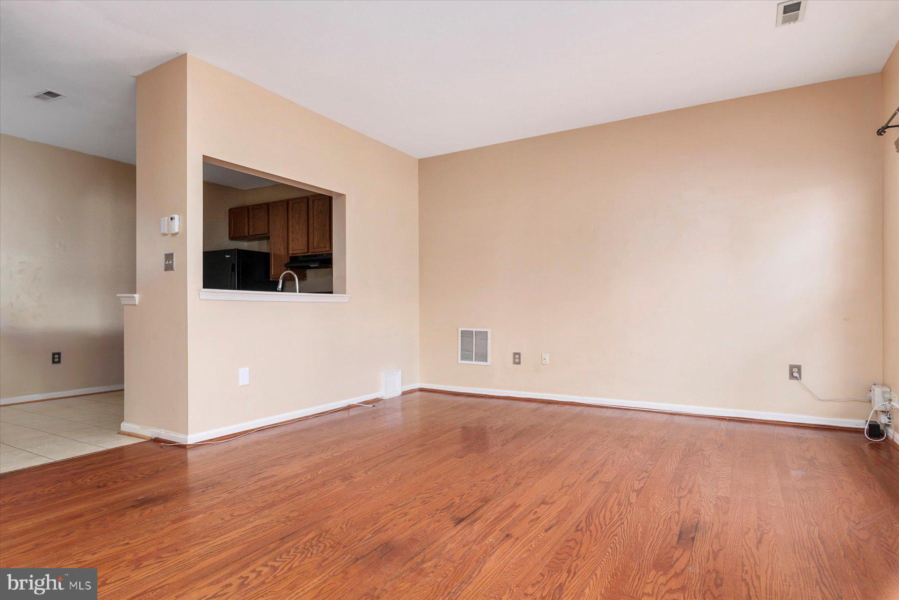 SEVEN OAKS - Residential